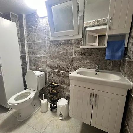 Cengiz Kendi Eviniz Gibi *